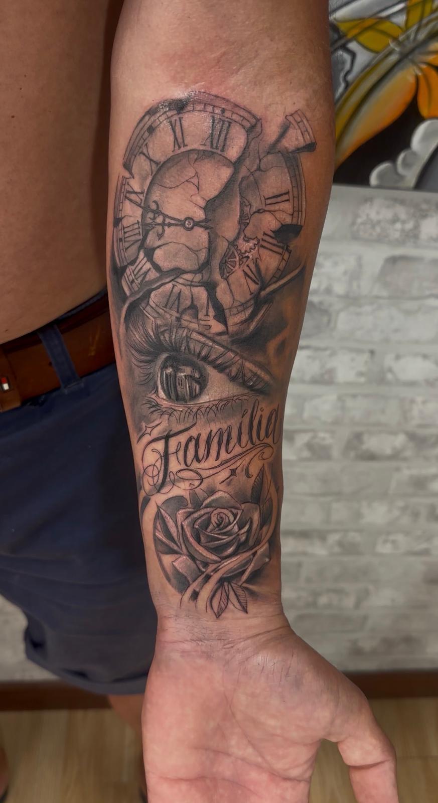 Família — relógio & olho