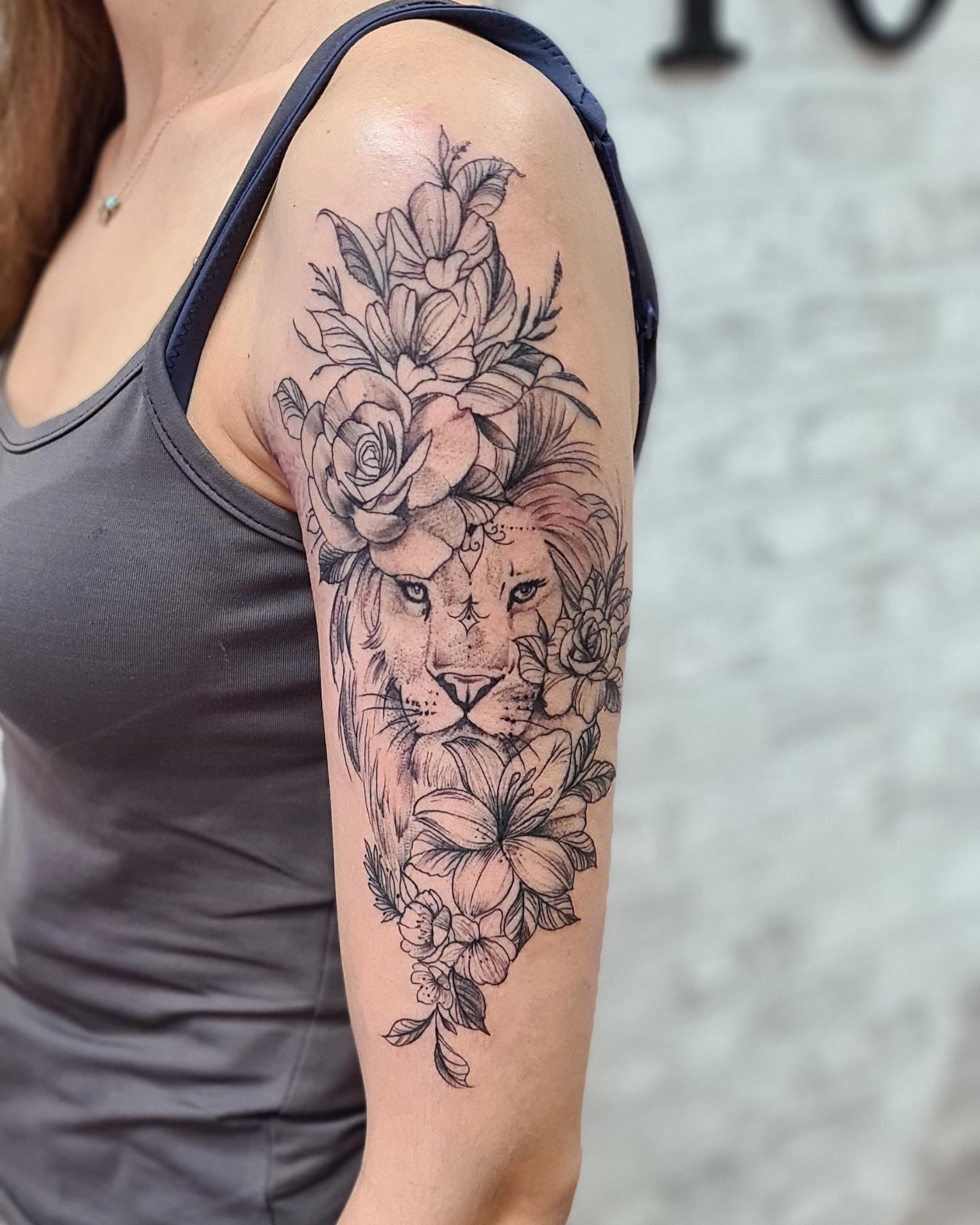 Leão & flores